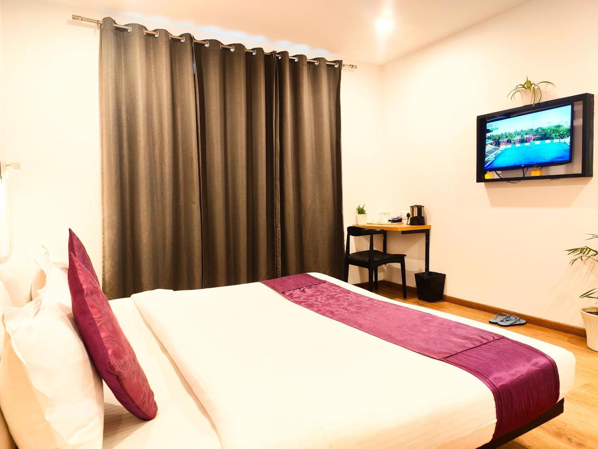 Mavens White Artemis Hospital Road Sector 52 Gurgaon Hotel Exterior photo