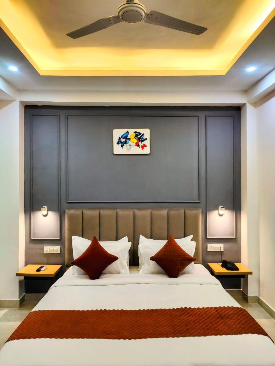 Mavens White Artemis Hospital Road Sector 52 Gurgaon Hotel Exterior photo